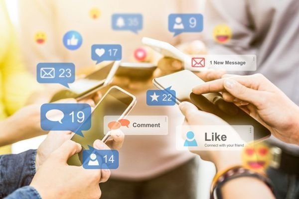 Social Media-ISS-Tech (5)